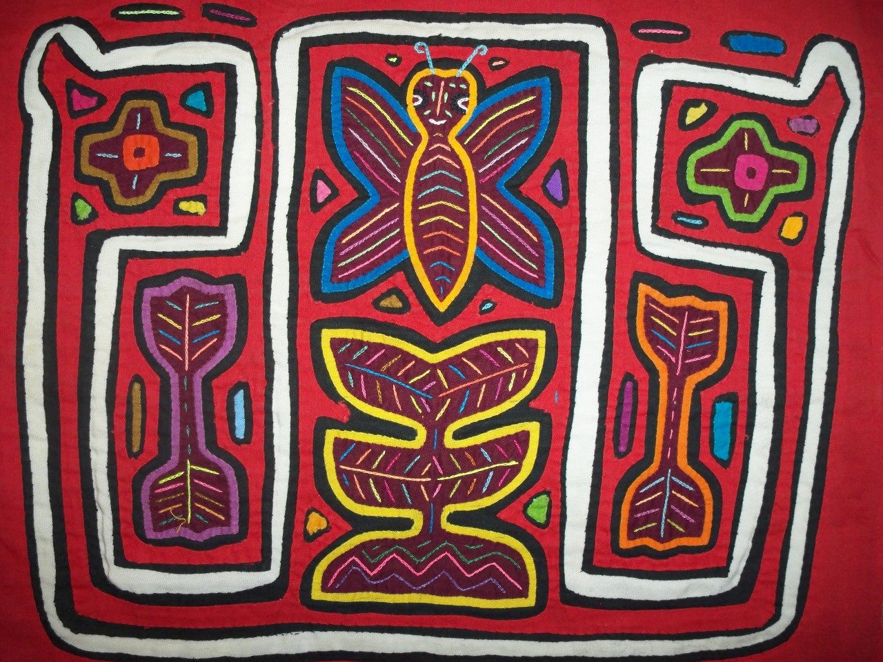 Panama Kuna Indian Tribal Key Hole Fabric