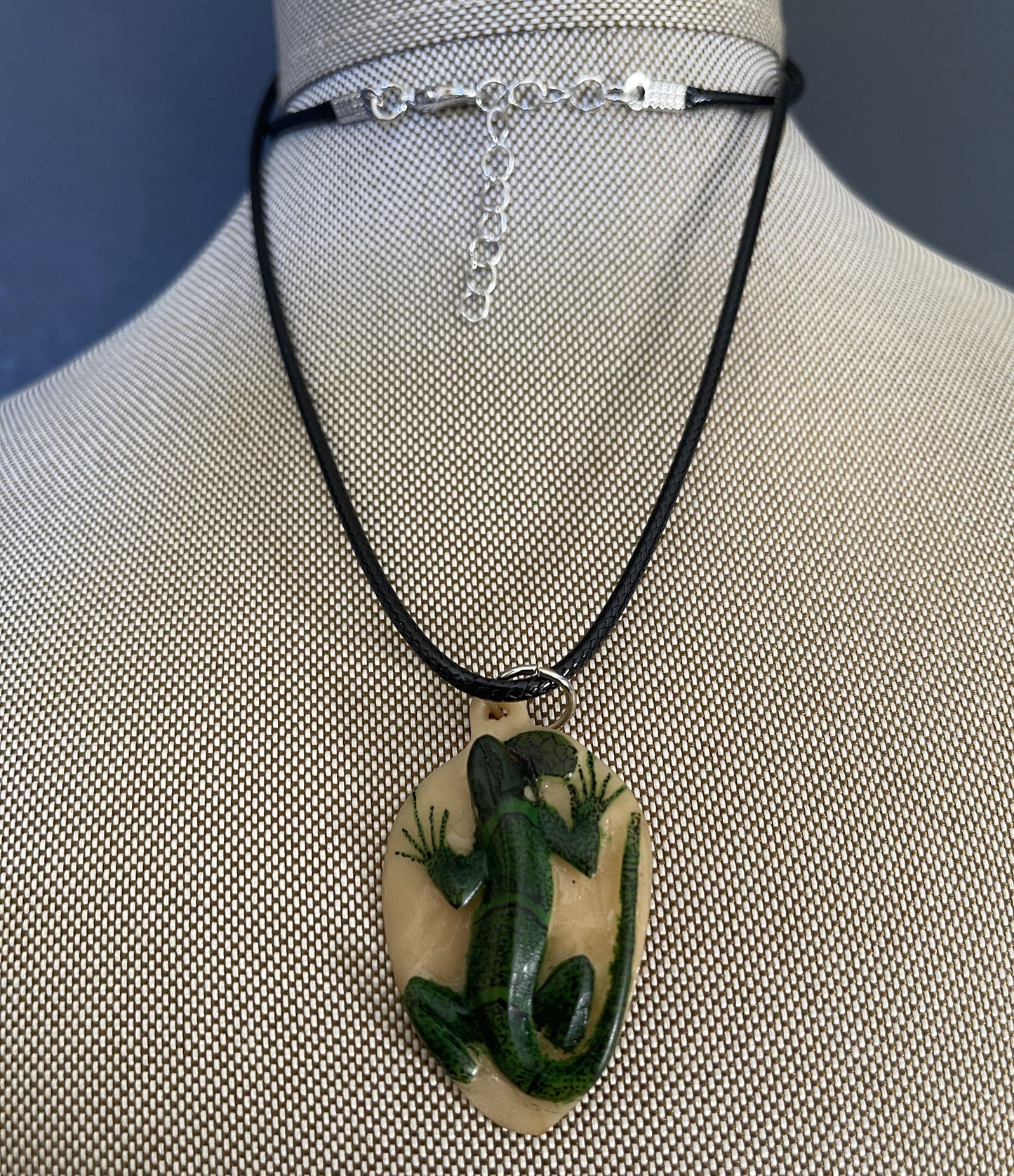 Tagua Jewelry Necklace Green Iguana Lizard Pendant Panama