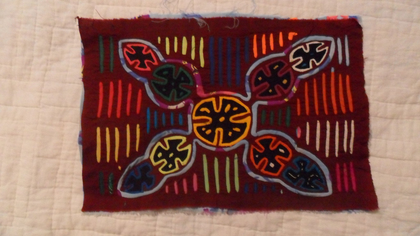 Kuna Indian Hand-Stitched Abstract Propeller Mola Panama Art 21030904L