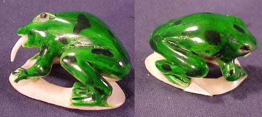 Wounaan Undercut Frog Tagua Nut Carving-Panama 21062305L