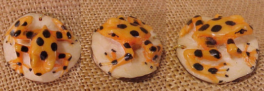 Wounaan Indian Tagua Nut Frog Pendant Carving-Panama 20111427L