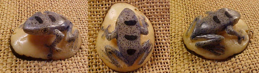 Wounaan Indian Tagua Nut Frog Pendant Jewelry-Panama 20122928L