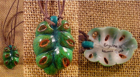 Wounaan Indian Tagua Nut Leaf Jewelry Pendant-Panama 20123043L