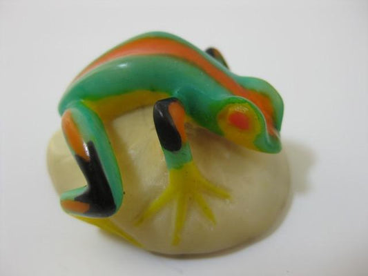 Wounaan Indian Hand Carved Frog Tagua Nut Carving -Panama 21021001L