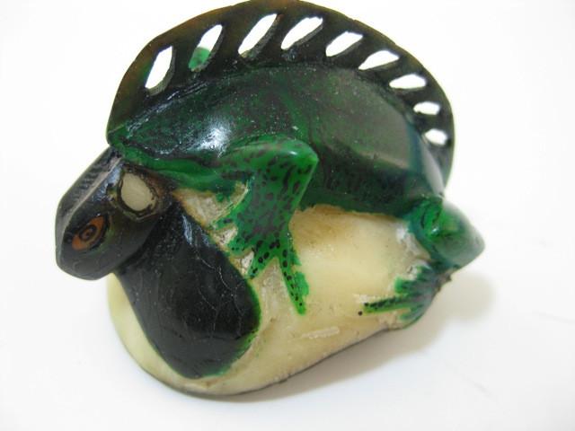 Wounaan Indian Hand Carved Iguana Tagua Nut Carving -Panama 21021003L