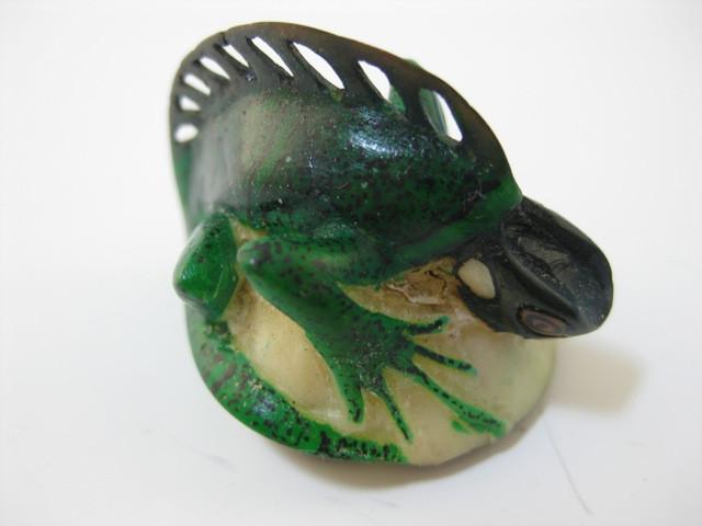 Wounaan Indian Hand Carved Iguana Tagua Nut Carving -Panama 21021003L