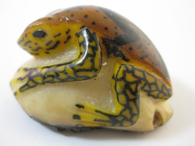 Vintage Wounaan Hand Carved Tagua Nut Frog Carving-Panama 20091815L