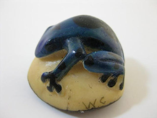 Wounaan Hand Carved Blue Tagua Nut Frog Carving-Panama 20091802L