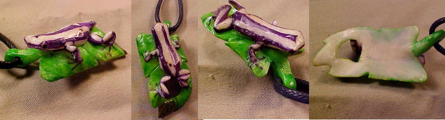 Tagua Frog Necklace Pendant Carving-Panama 21043013L