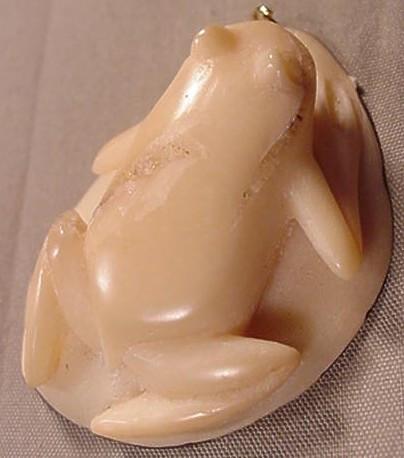 Wounaan Indian Hand Carved Frog Tagua Pendant-Panama 21050413L
