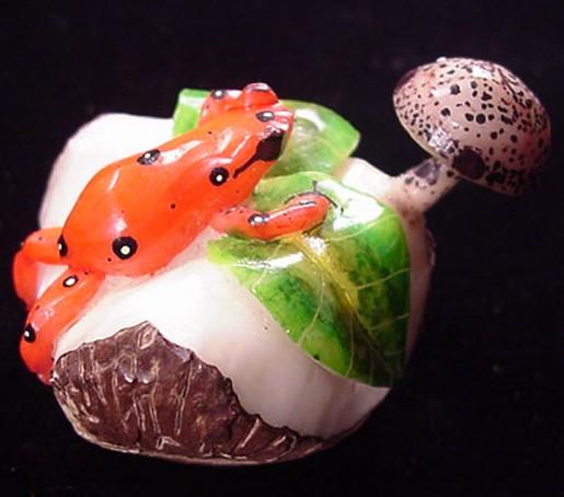 Wounaan Indian Frog & Mushroom Tagua Carving-Panama 21042914L
