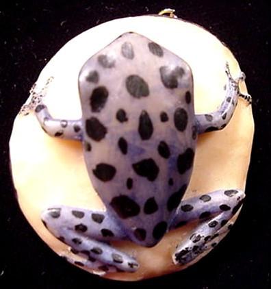 Wounaan Indian Hand Carved Frog Tagua Pendant-Panama  20092532L