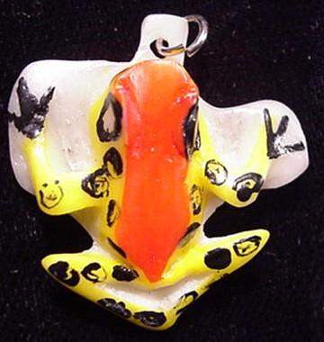 Wounaan Indian Hand Carved Frog Tagua Pendant-Panama  20093025L