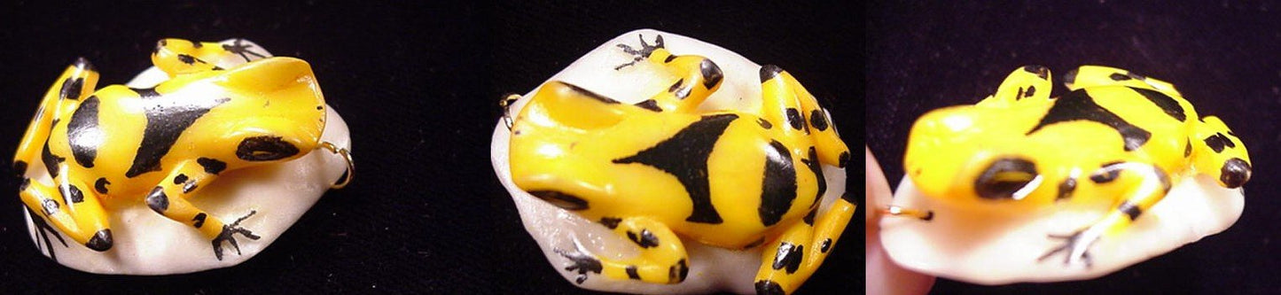 Wounaan Golden Frog Tagua Pendant Carving-Panama 20093042L