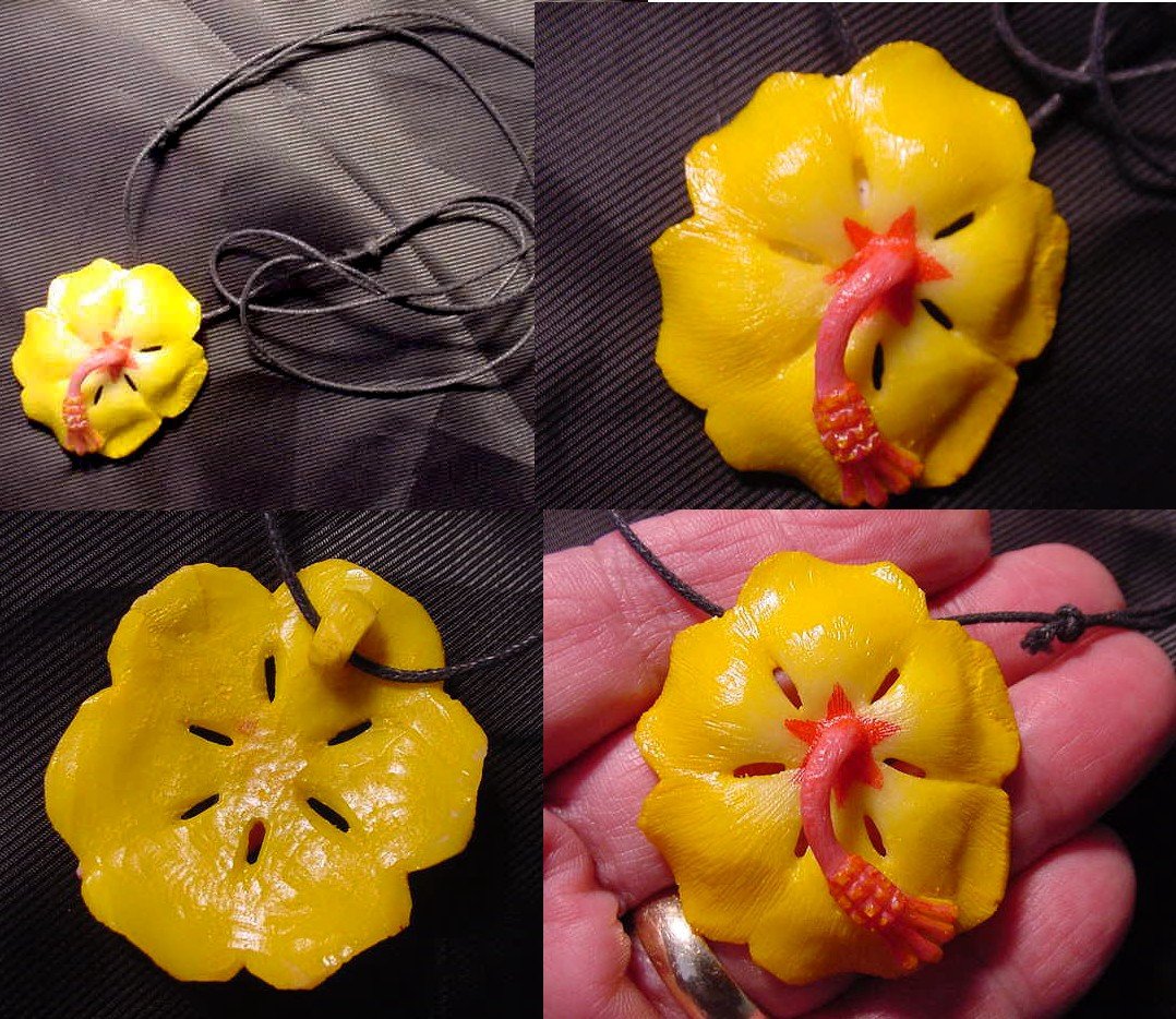 Wounaan Indian Tagua Hibiscus Flower Pendant Carving-Panama 21042602L