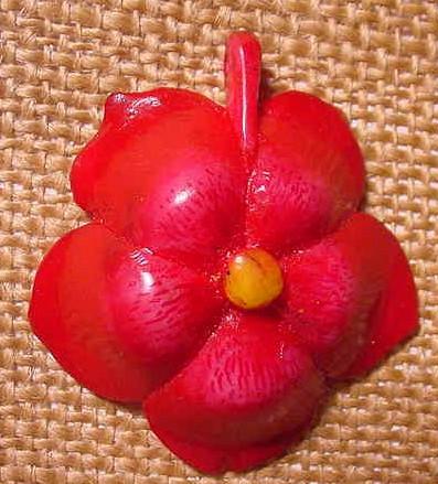 Wounaan Flower Tagua Pendant Carving-Panama 21043004L