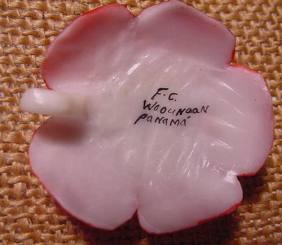 Wounaan Indian Flower Pendant Tagua Nut Carving-Panama  21031318L