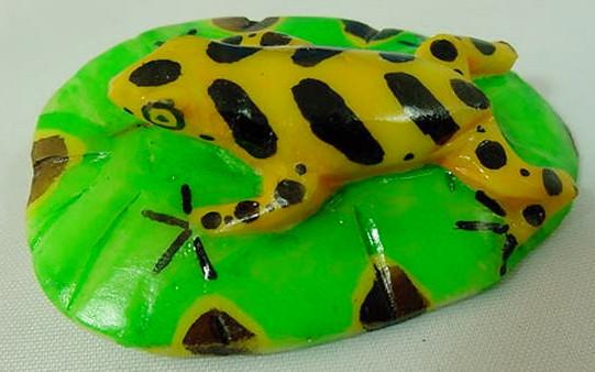 Wounaan Indian Golden Frog Tagua Pendant Carving-Panama 21042606L