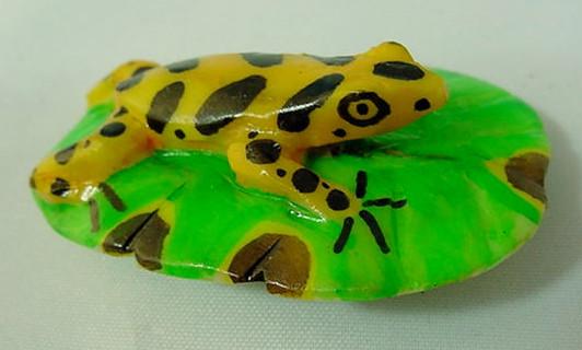 Wounaan Indian Golden Frog Tagua Pendant Carving-Panama 21042606L