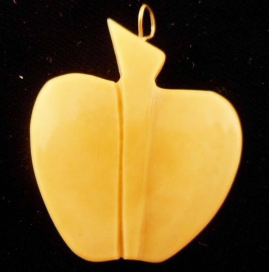 Wounaan Indian Tagua Carved Apple Pendant-Panama 21072226L