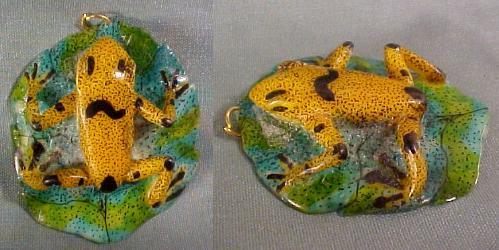 Wounaan Indian Super Frog Tagua Nut Pendant Carving-Panama 21061926L