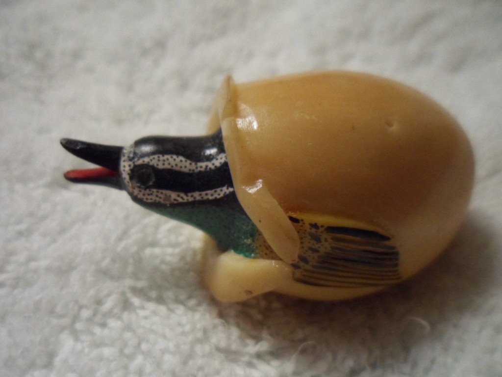 Wounaan Embera Hatching Seedeater Bird Tagua Carving-Panama 16021540L