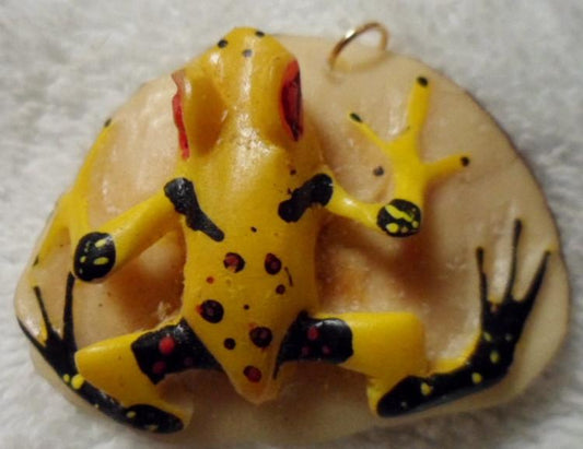 Wounaan Tribe Poison Dart Frog Tagua Pendant Carving-Panama 16030626L