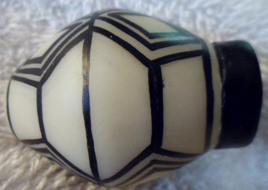 Wounaan Embera Etched Tagua Vase Carving-Panama 16042814L