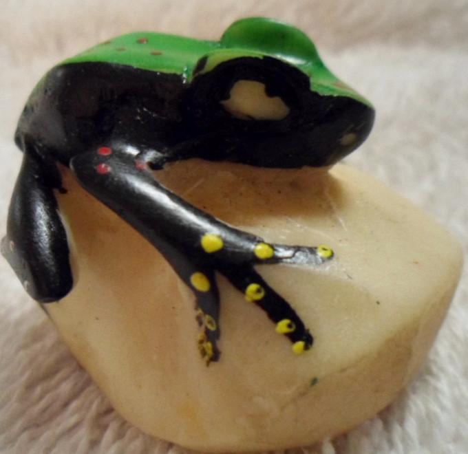 Wounaan Embera Vintage Tagua Frog Carving-Panama 16050206L