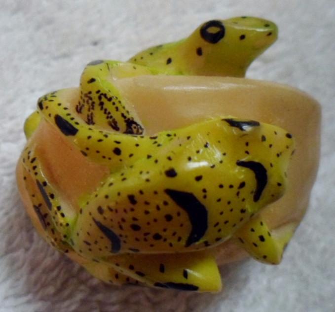 Wounaan Embera Vintage Tagua Two Frog Carving-Panama 16050214L