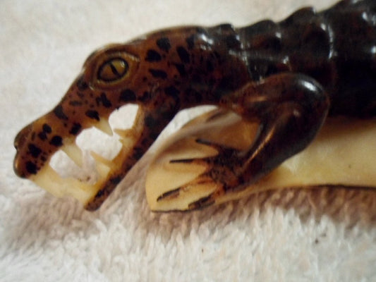 Wounaan Embera Alligator Crocodile Tagua Carving-Panama 16081034M