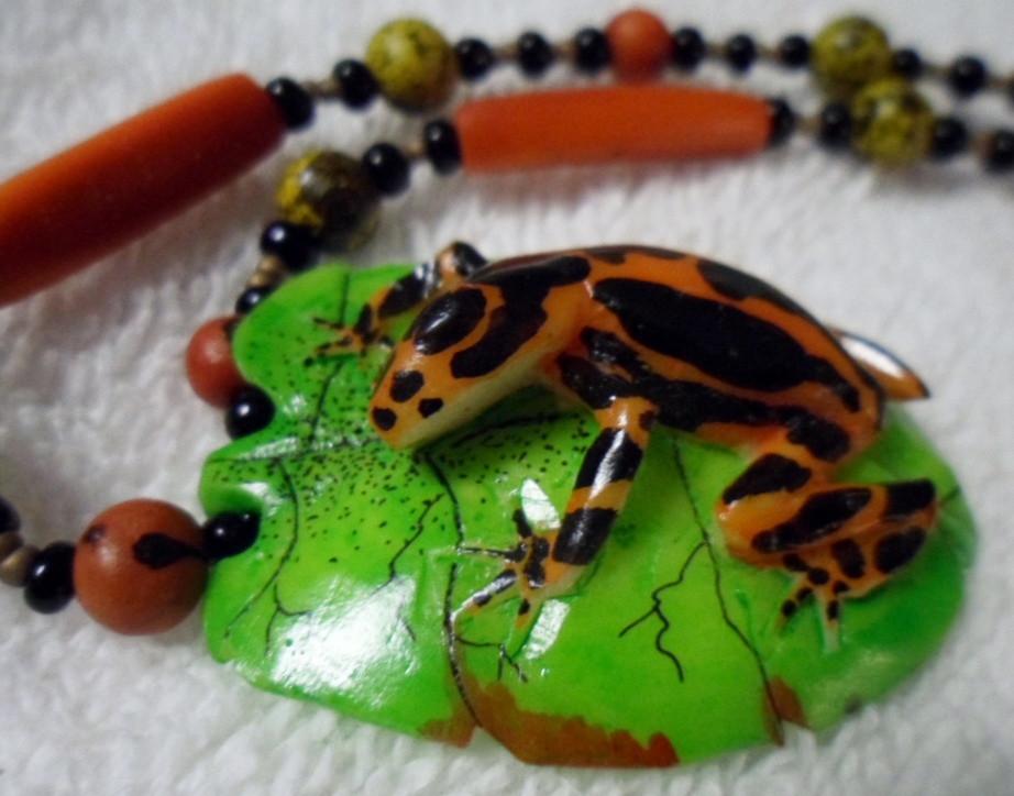 Wounaan Embera Poison Dart Frog Tagua Necklace Carving-Panama 15101746L