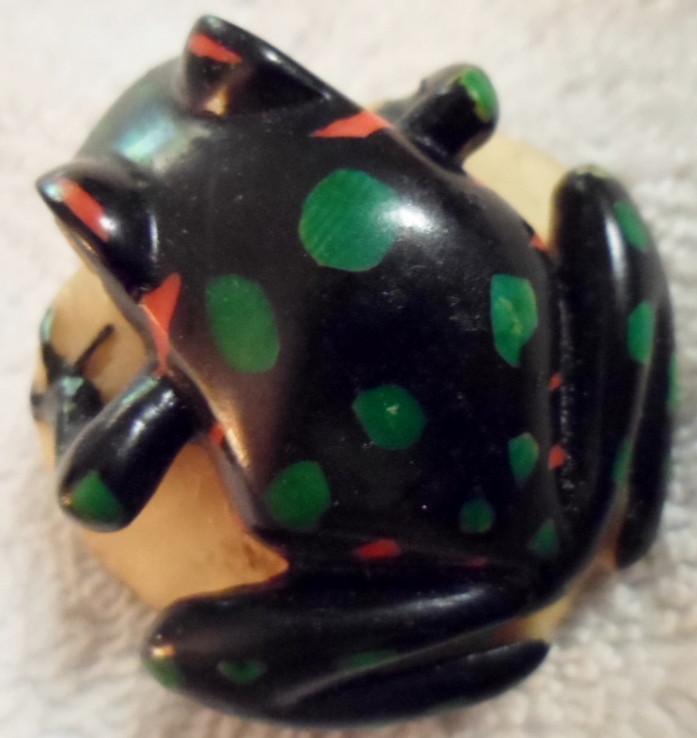 Wounaan Embera Frog Tagua Carving-Panama 16081820L