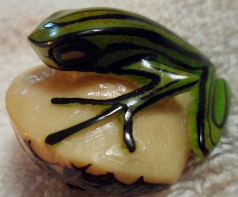 Wounaan Embera Poison Dart frog Tagua Carving-Panama 16082003L