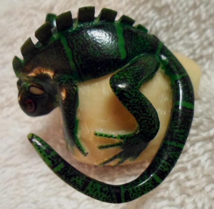 Wounaan Embera Iguana Lizard Tagua Carving-Panama 16082016M