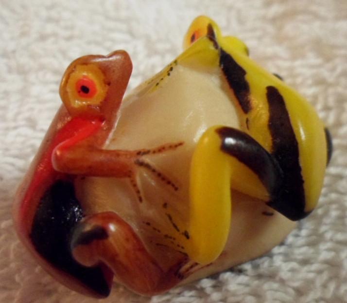 Wounaan Embera 2 Frog Tagua Carving-Panama 16082033M