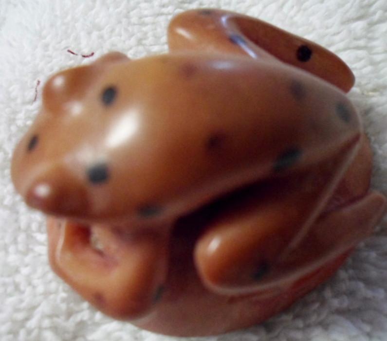 Wounaan Embera Dyed Frog Tagua Carving Art-Panama 15103013L