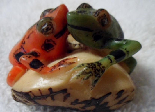 Wounaan Embera 2 Poison Dart Frog Tagua Carving-Panama 15110336L
