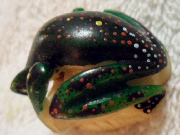 Wounaan Embera Poison Dart frog Tagua Carving-Panama 16083012L