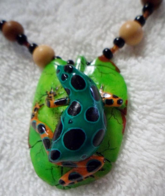 Wounaan Embera Poison Dart Frog Tagua Necklace Carving-Panama 15111702L