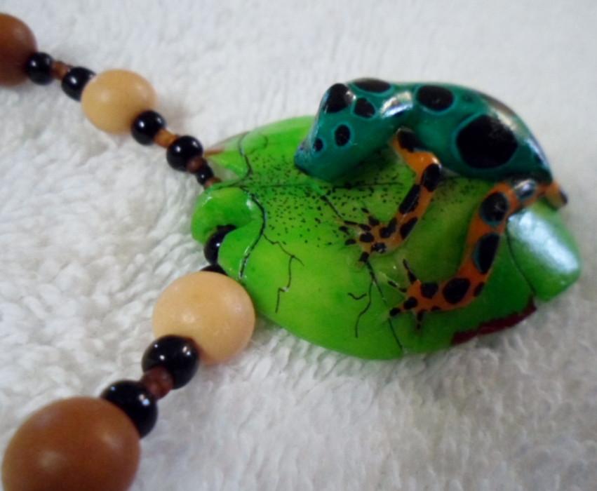 Wounaan Embera Poison Dart Frog Tagua Necklace Carving-Panama 15111702L