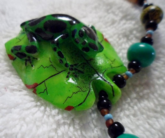 Wounaan Embera Poison Dart Frog Tagua Necklace Carving-Panama 15111703L