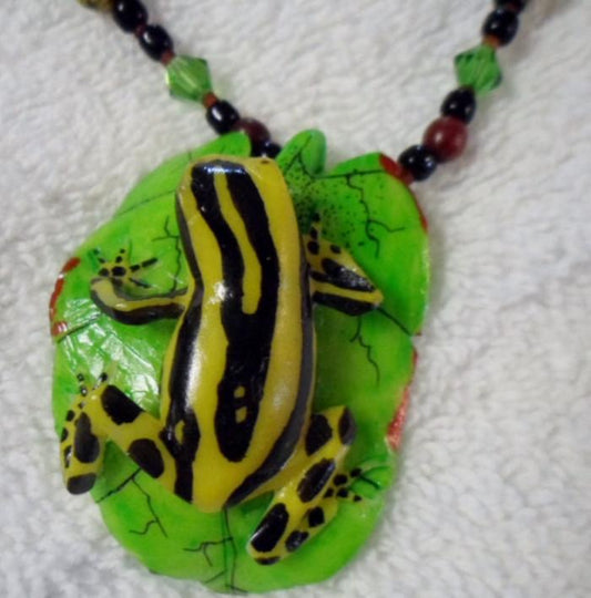 Wounaan Embera Poison Dart Frog Tagua Necklace Carving-Panama 15111705L