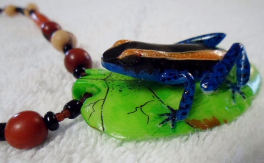 Wounaan Embera Poison Dart Frog Tagua Necklace Carving-Panama 15111706L