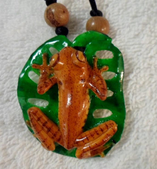 Wounaan Embera Poison Dart Frog Tagua Necklace Carving-Panama 15112402L