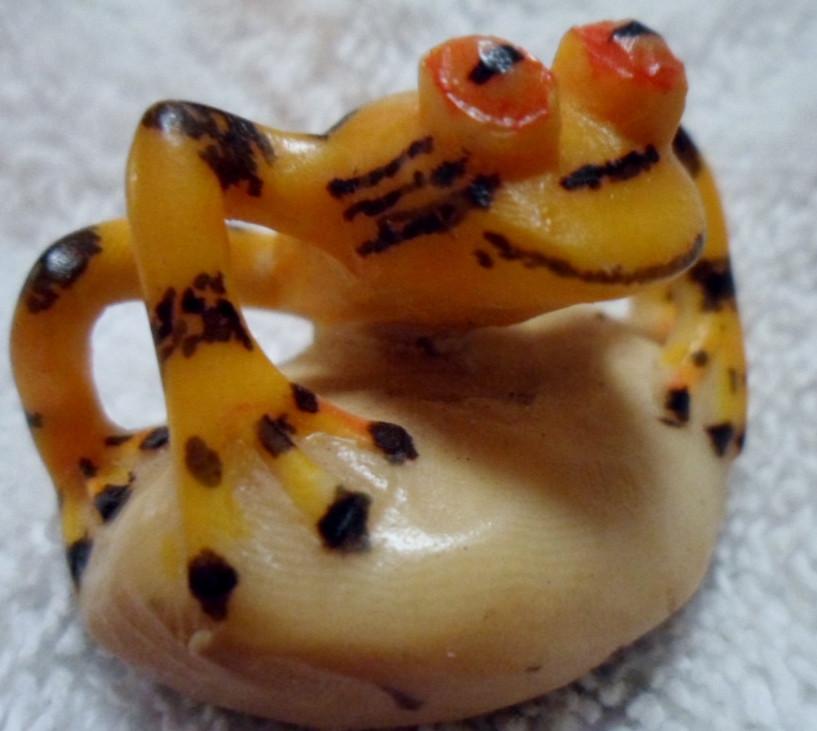 Wounaan Embera Poison Dart Frog Tagua Carving-Panama 16091706L
